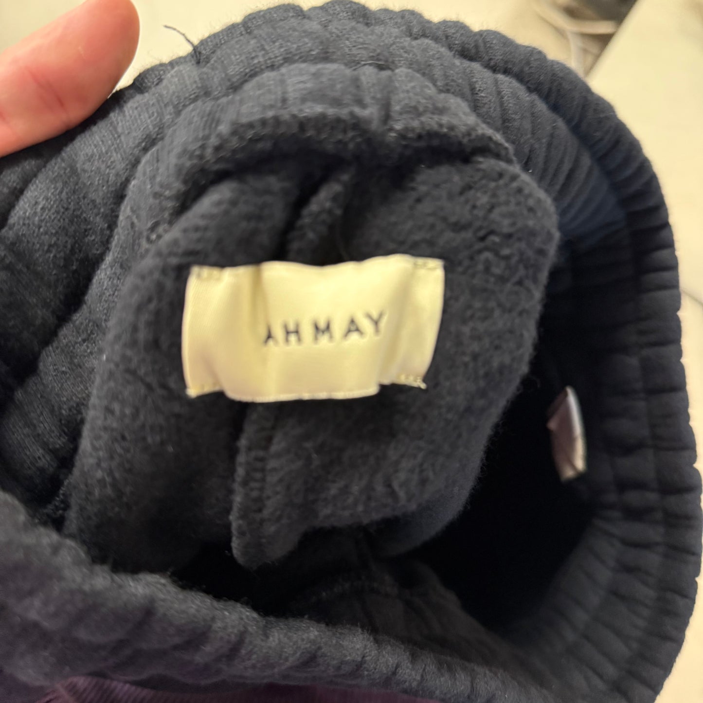 Jogging Ahmay Noir coupe Large