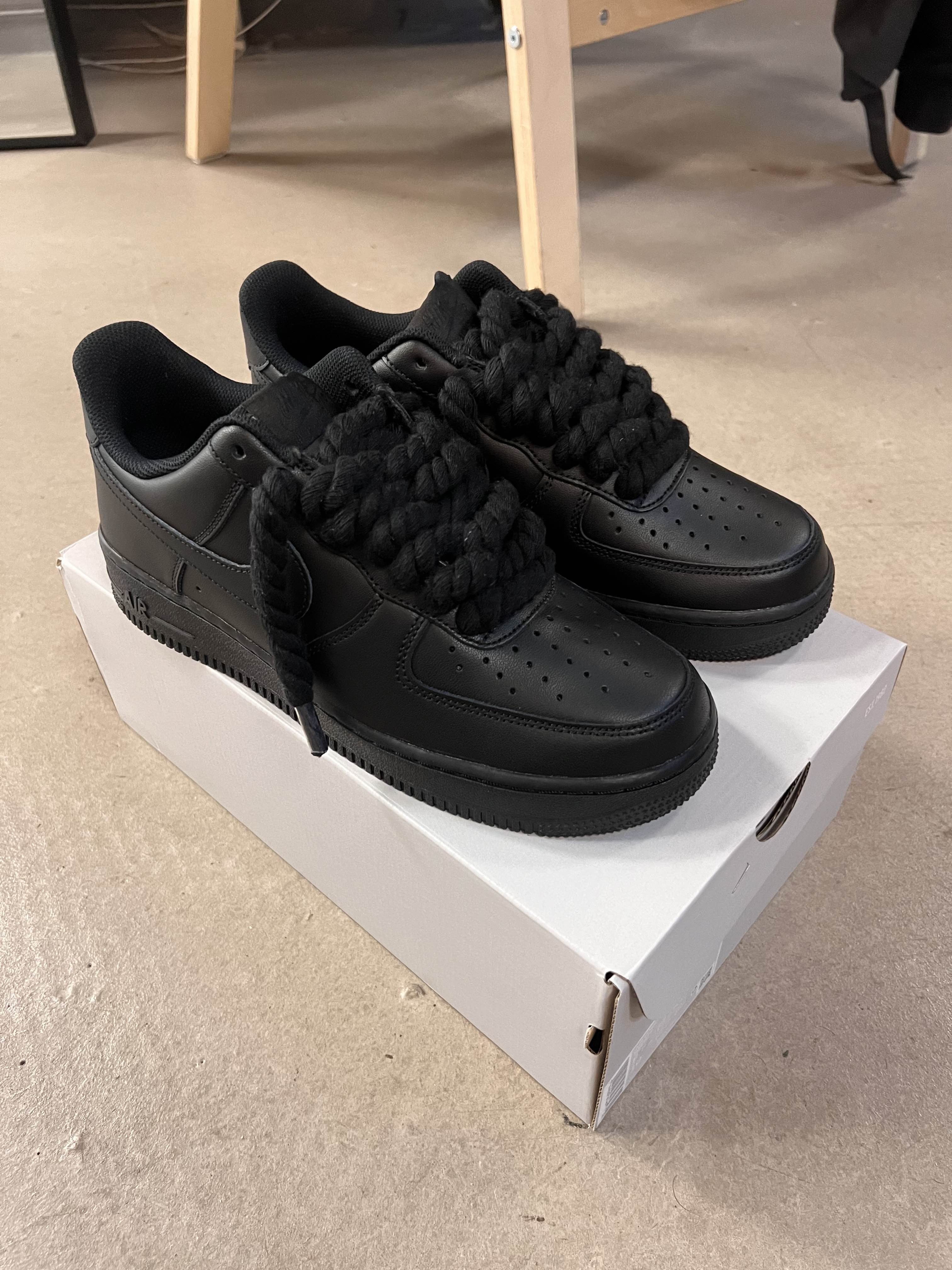 Gros Lacet Air Force One Noir Avec Ecriture Nike Air Force Low