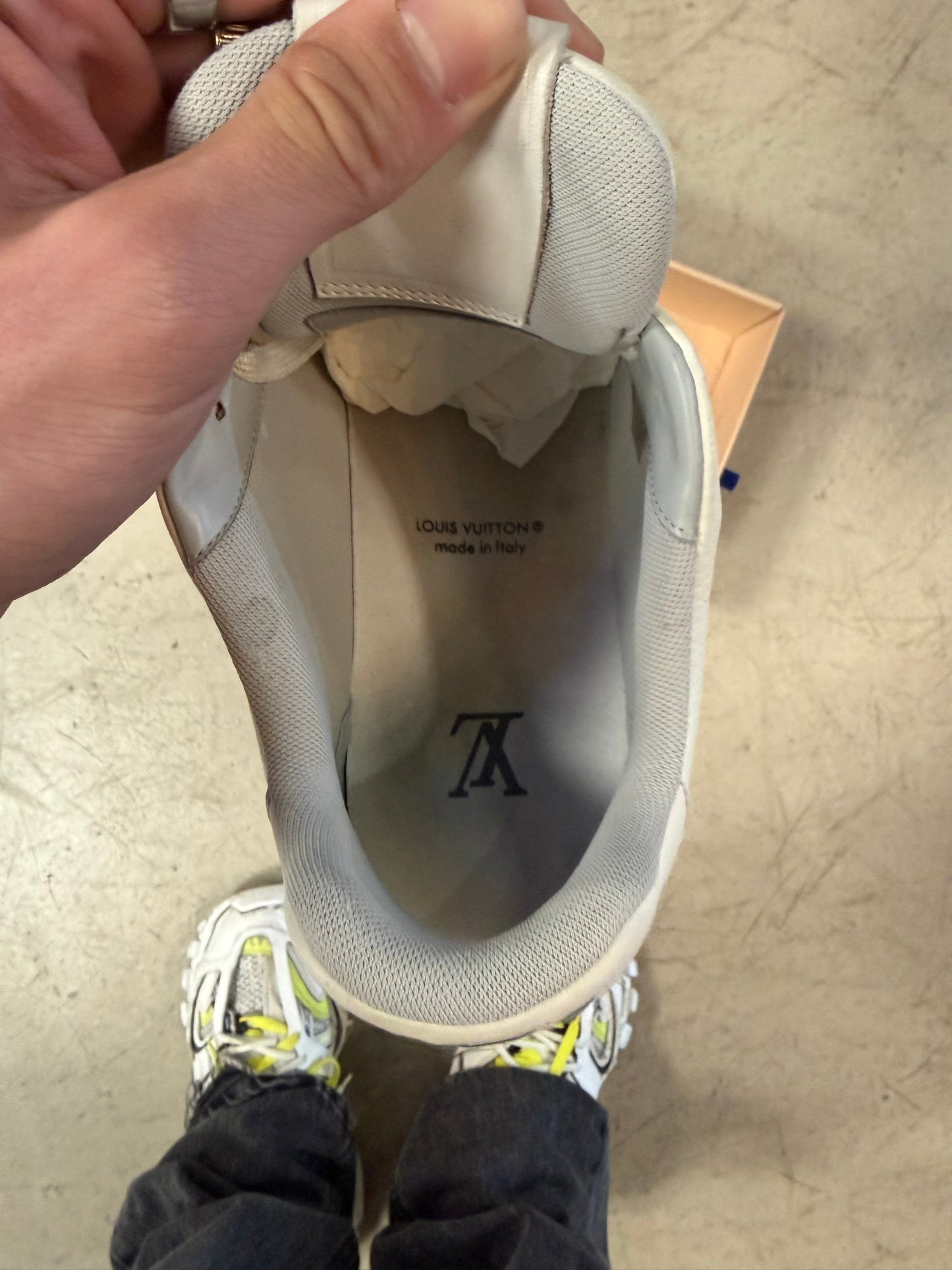 Louis Vuitton Trainer White 42