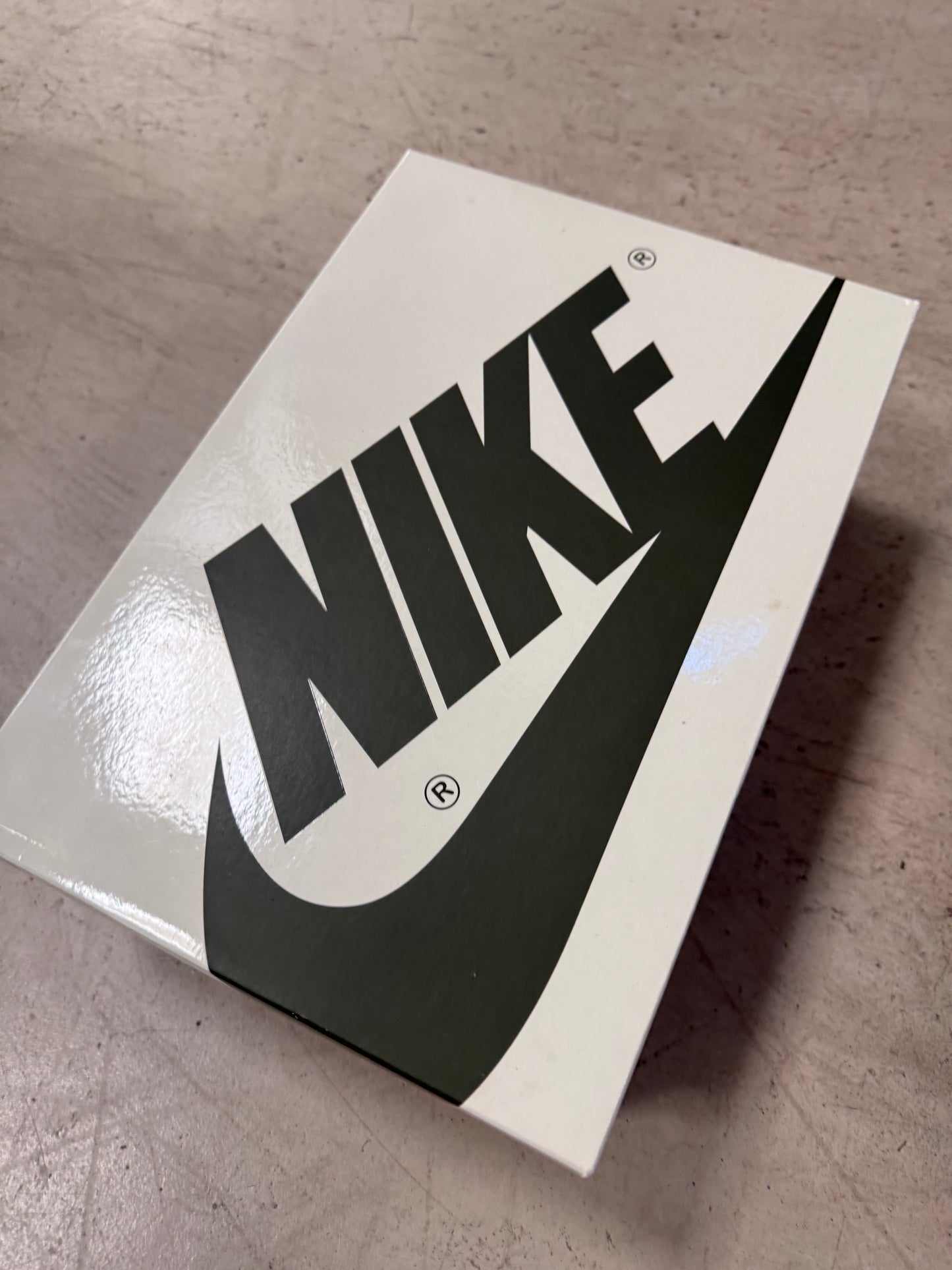 Jordan 1 Low Travis Medium Olive 38