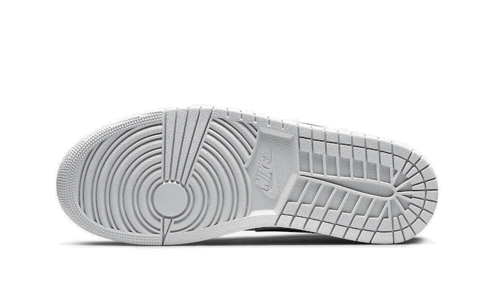 air-jordan-1-low-shadow-toe-5199ee