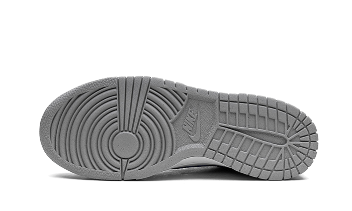 dunk-low-mini-swoosh-wolf-grey-game-royal-5199ee