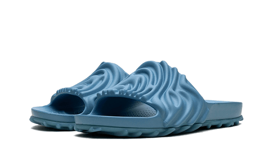 pollex-salehe-bembury-slide-tashmoo-blue-5199ee