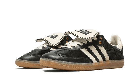 samba-nylon-wales-bonner-core-black-5199ee