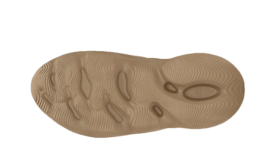 yeezy-foam-rnnr-clay-taupe-5199ee