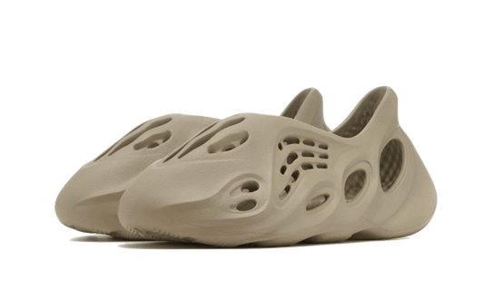 yeezy-foam-rnnr-stone-salt-5199ee