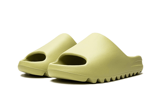 yeezy-slide-resin-restock-pair-5199ee
