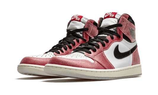 air-jordan-1-retro-high-trophy-room-chicago-friends--family-5199ee