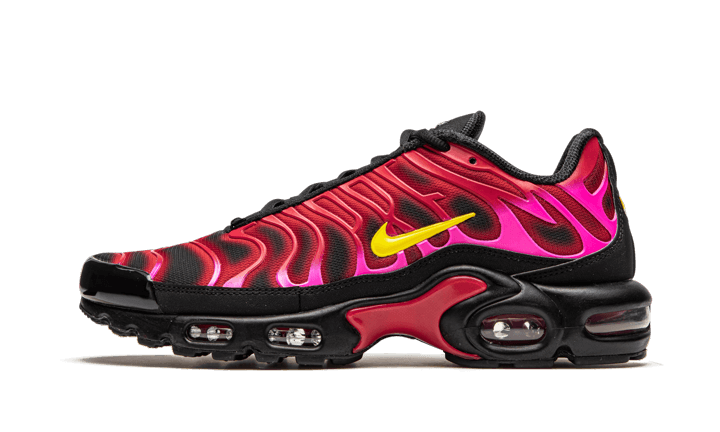 nike airmax plus black and red