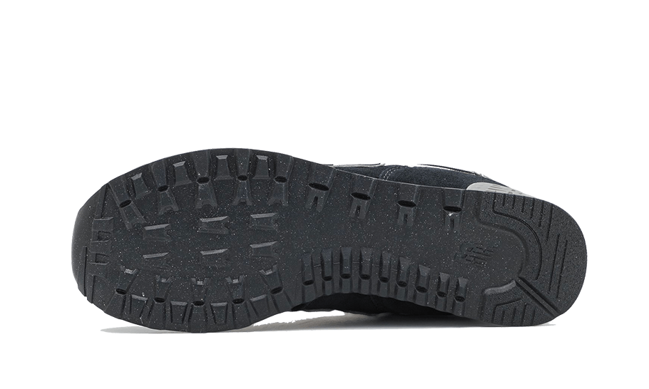 574-black-white-2022-5199ee