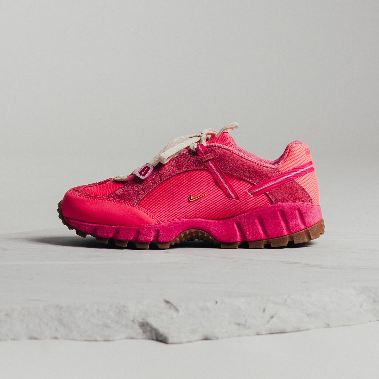 air-humara-lx-jacquemus-pink-5199ee
