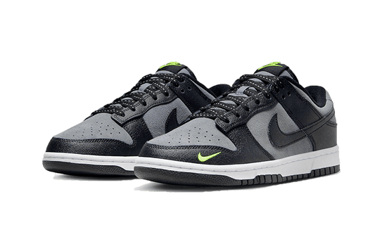 dunk-low-black-grey-green-strike-5199ee
