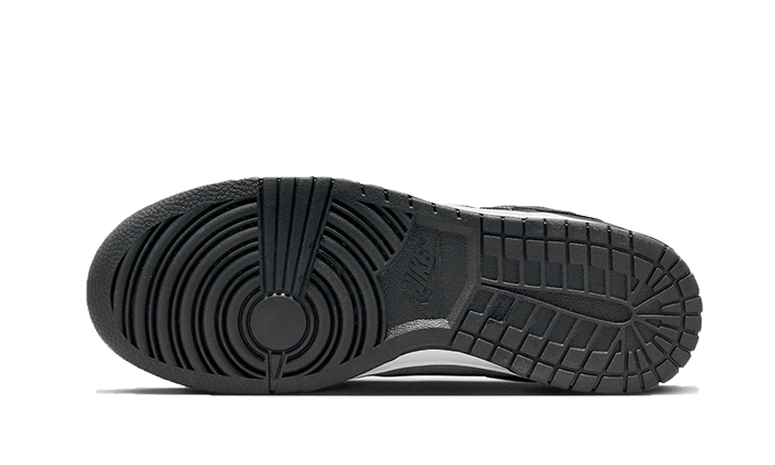 dunk-low-black-grey-green-strike-5199ee