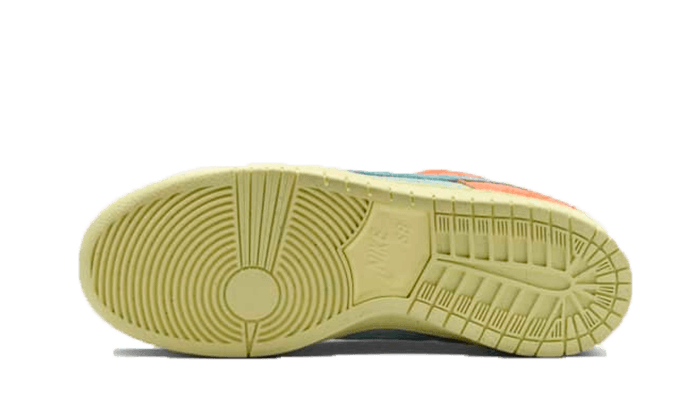 sb-dunk-low-orange-emerald-rise-5199ee