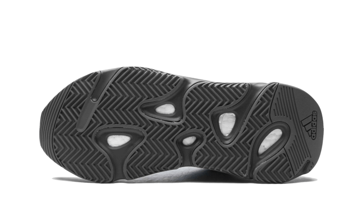 yeezy-700-mnvn-bright-cyan-5199ee