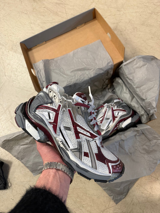 Balenciaga Runner Bordeaux