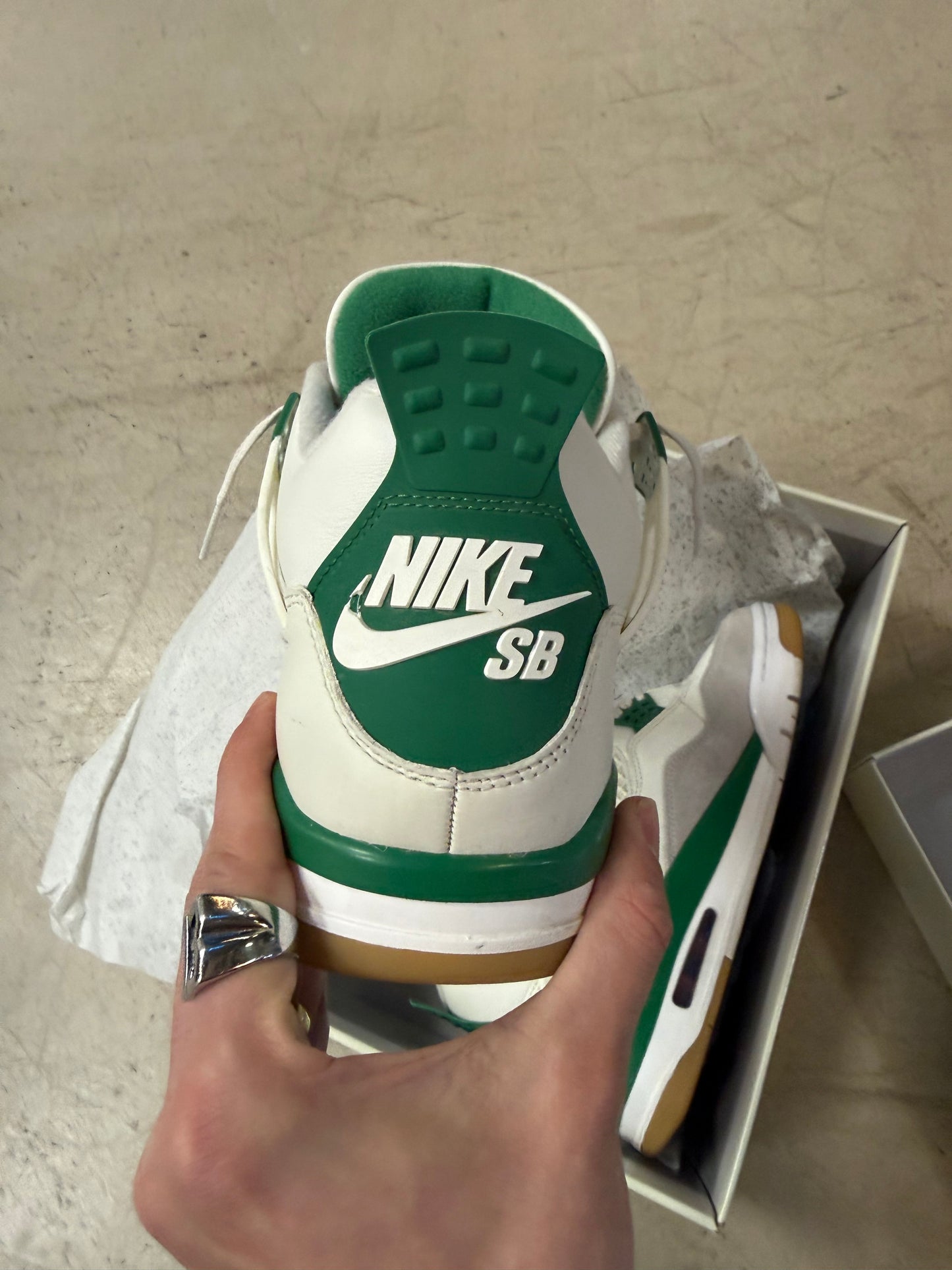 Jordan 4 SB Pine Green 44