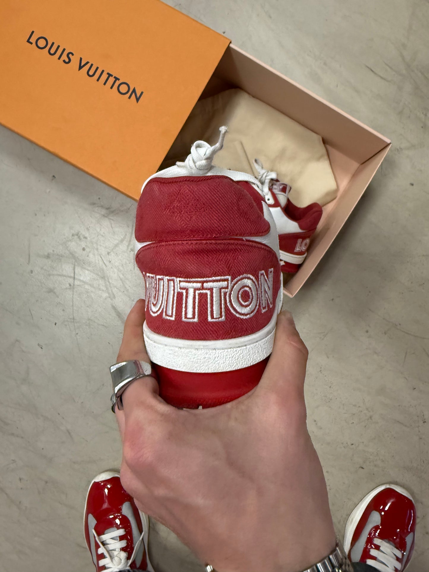 Louis Vuitton Trainer Rouge 41
