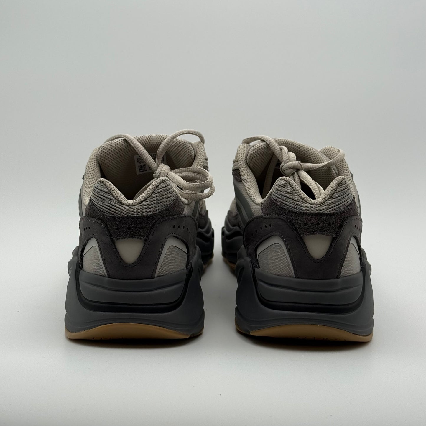 Yeezy 700v2 Tephra 43 1/3