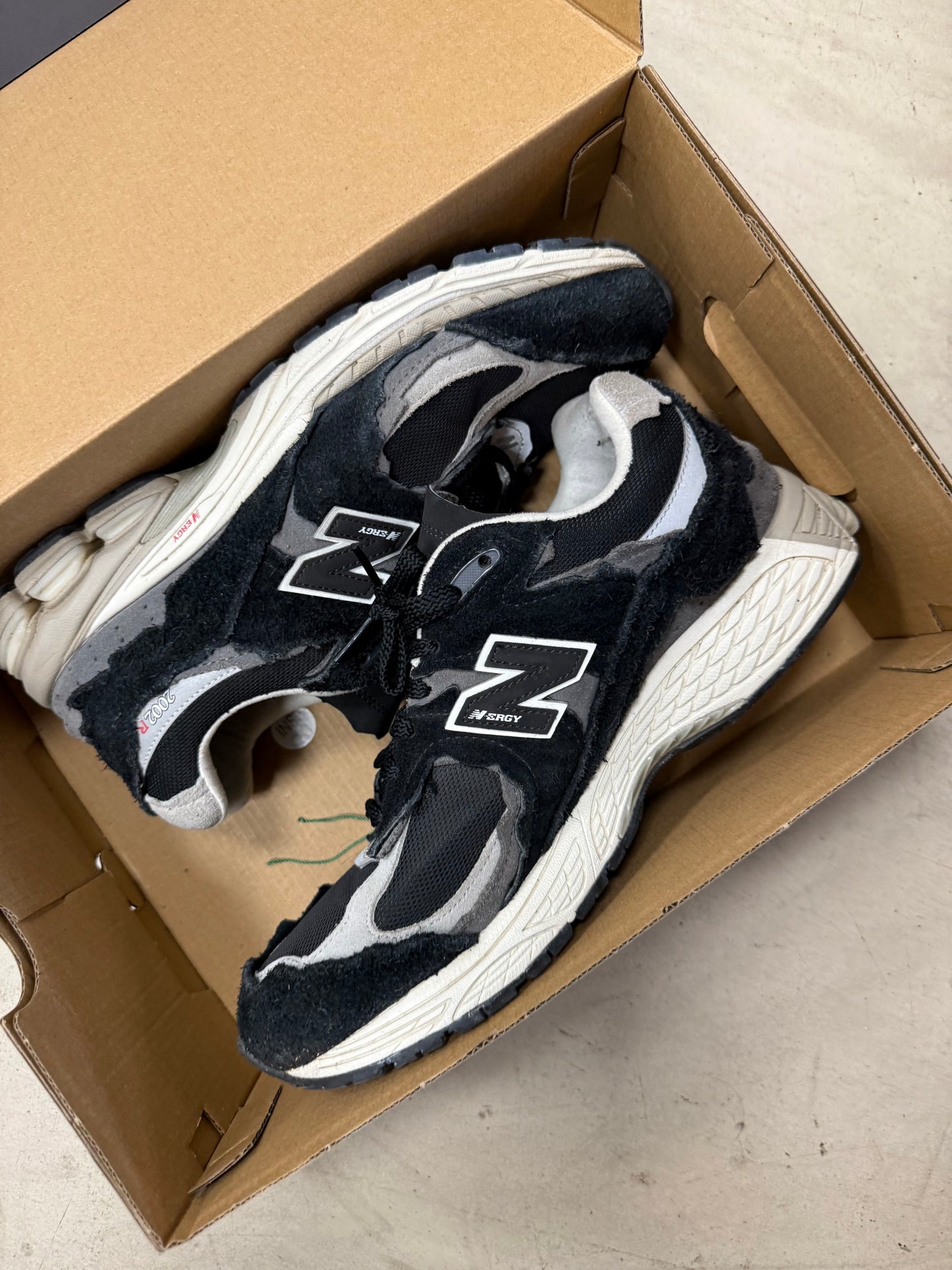 New Balance 2002r Protection Pack Black 44