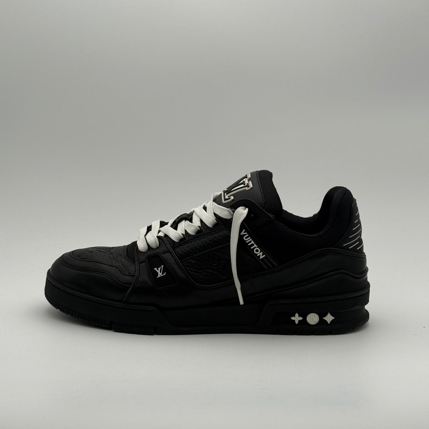Louis Vuitton Trainer Black 44