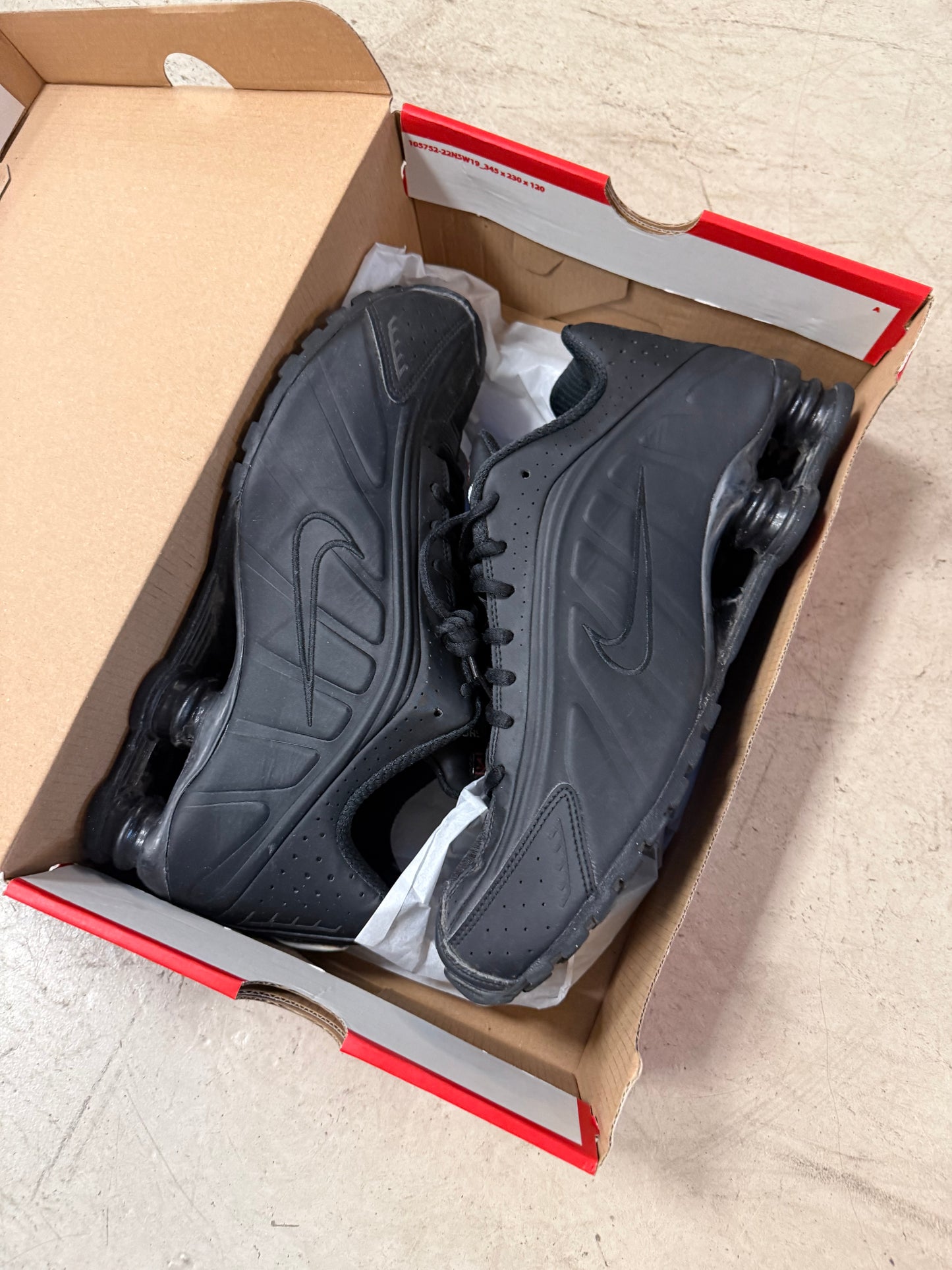 Nike Shox R4 Black 45