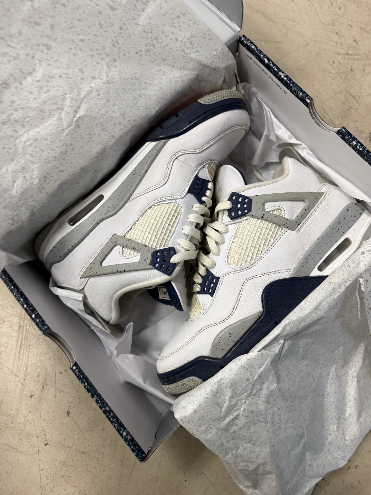 Jordan 4 Midnight Navy 44,5