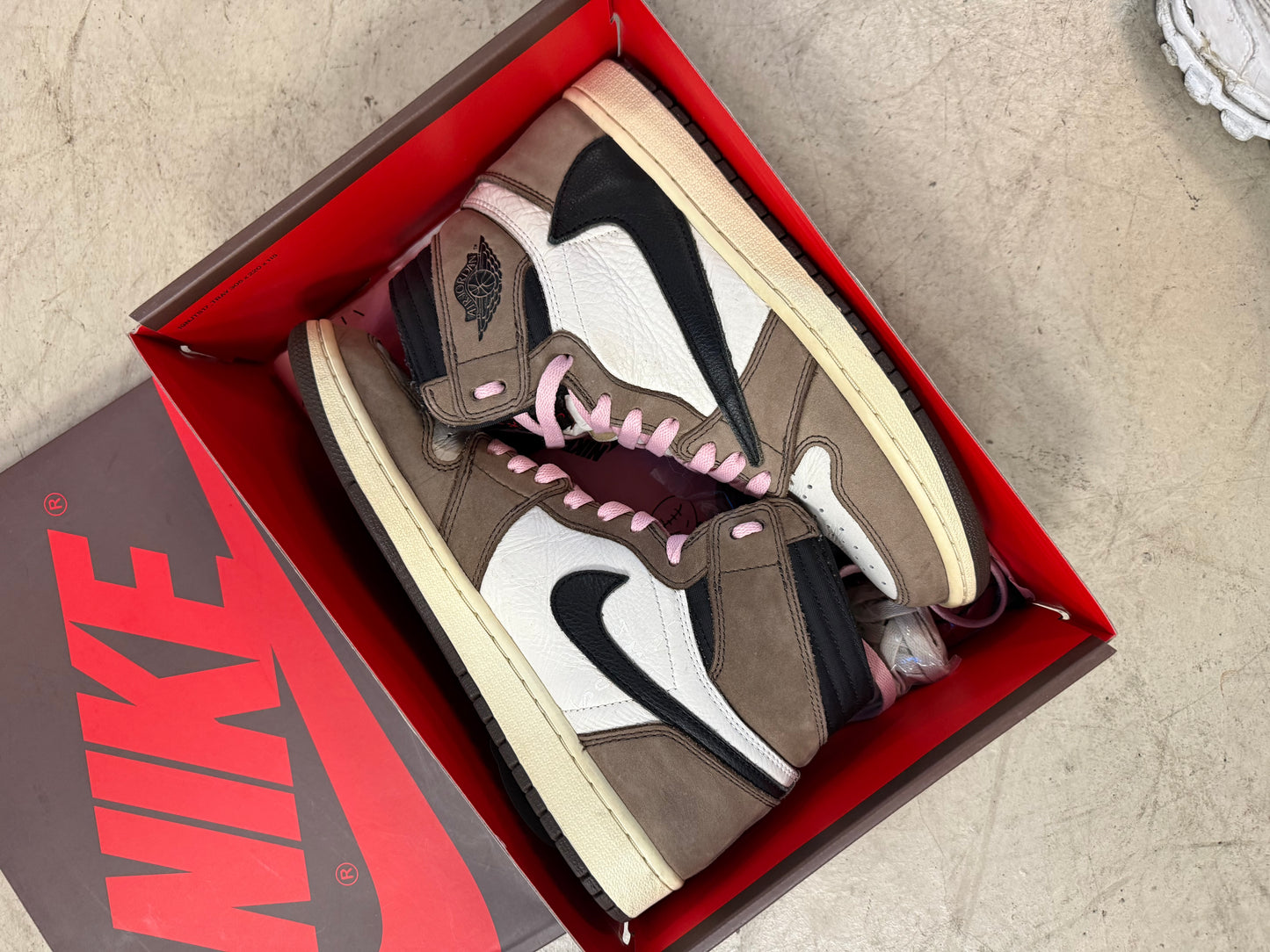 Jordan 1 High Mocha Travis Scott 42