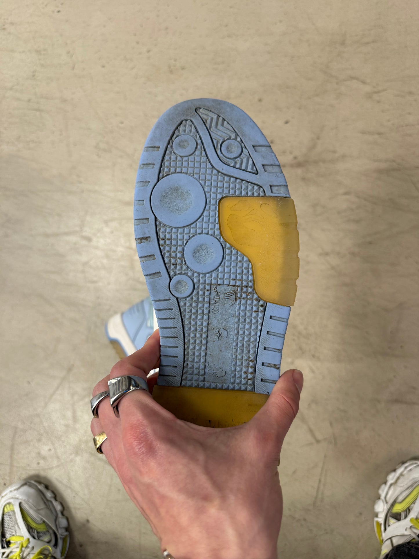 Off White Out Of Office 43