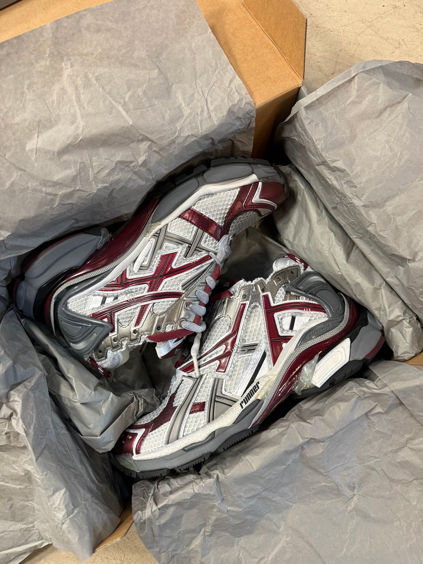 Balenciaga Runner Bordeaux