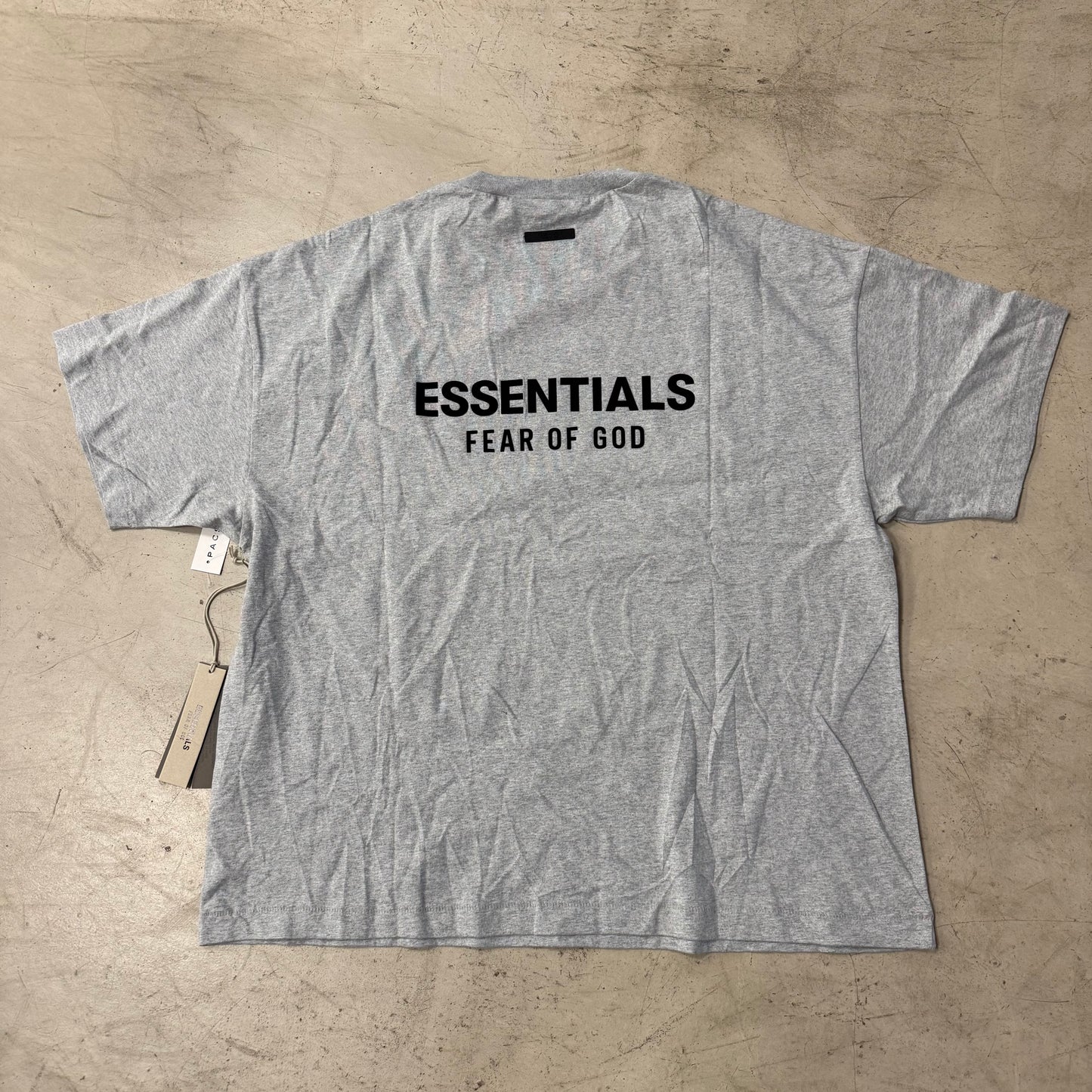 Tee Shirt Essentials Gris
