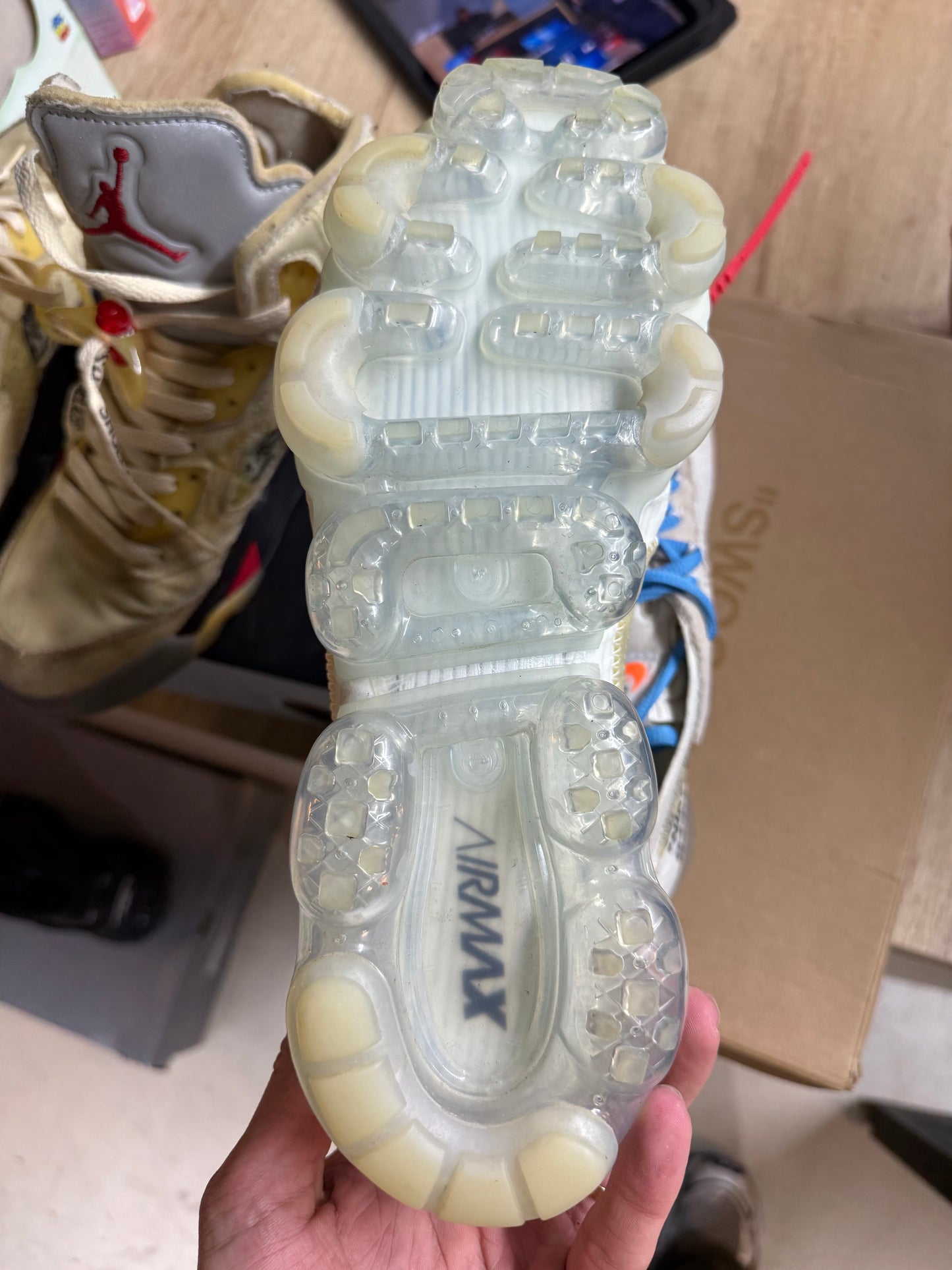 Vappormax Off White 43