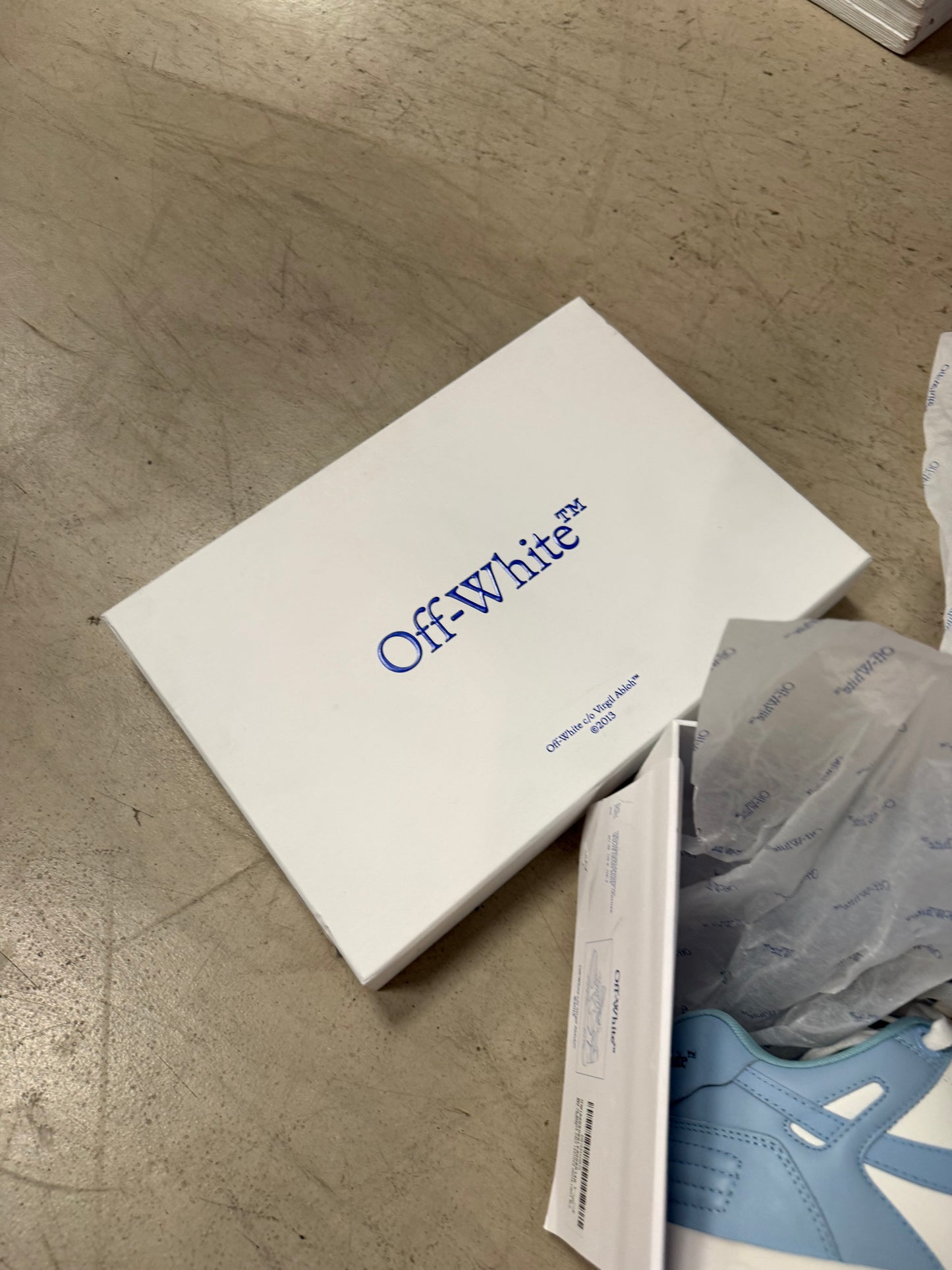 Off White Out Of Office UNC 38