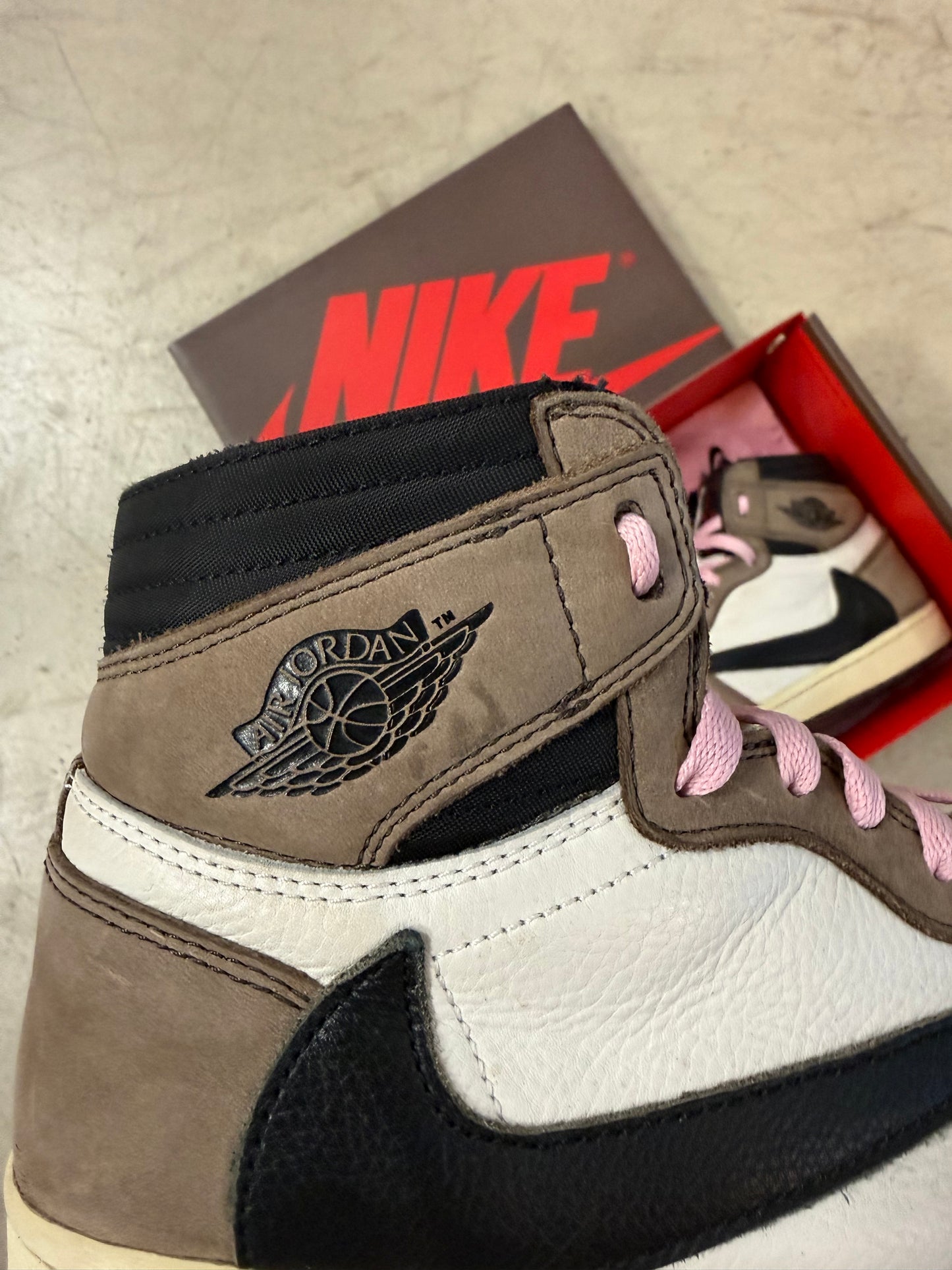 Jordan 1 High Mocha Travis Scott 42