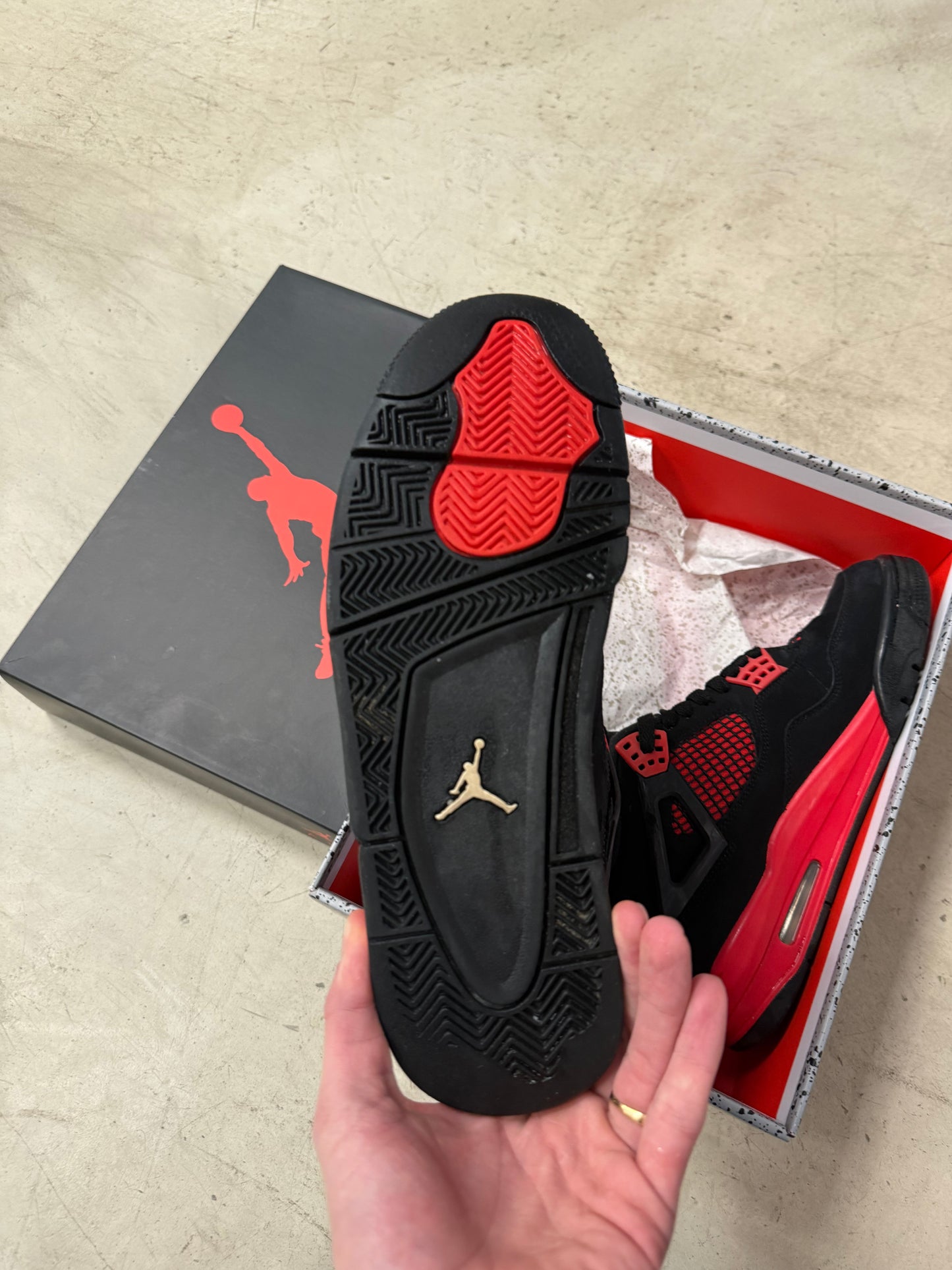 Jordan 4 Red Thunder 42,5