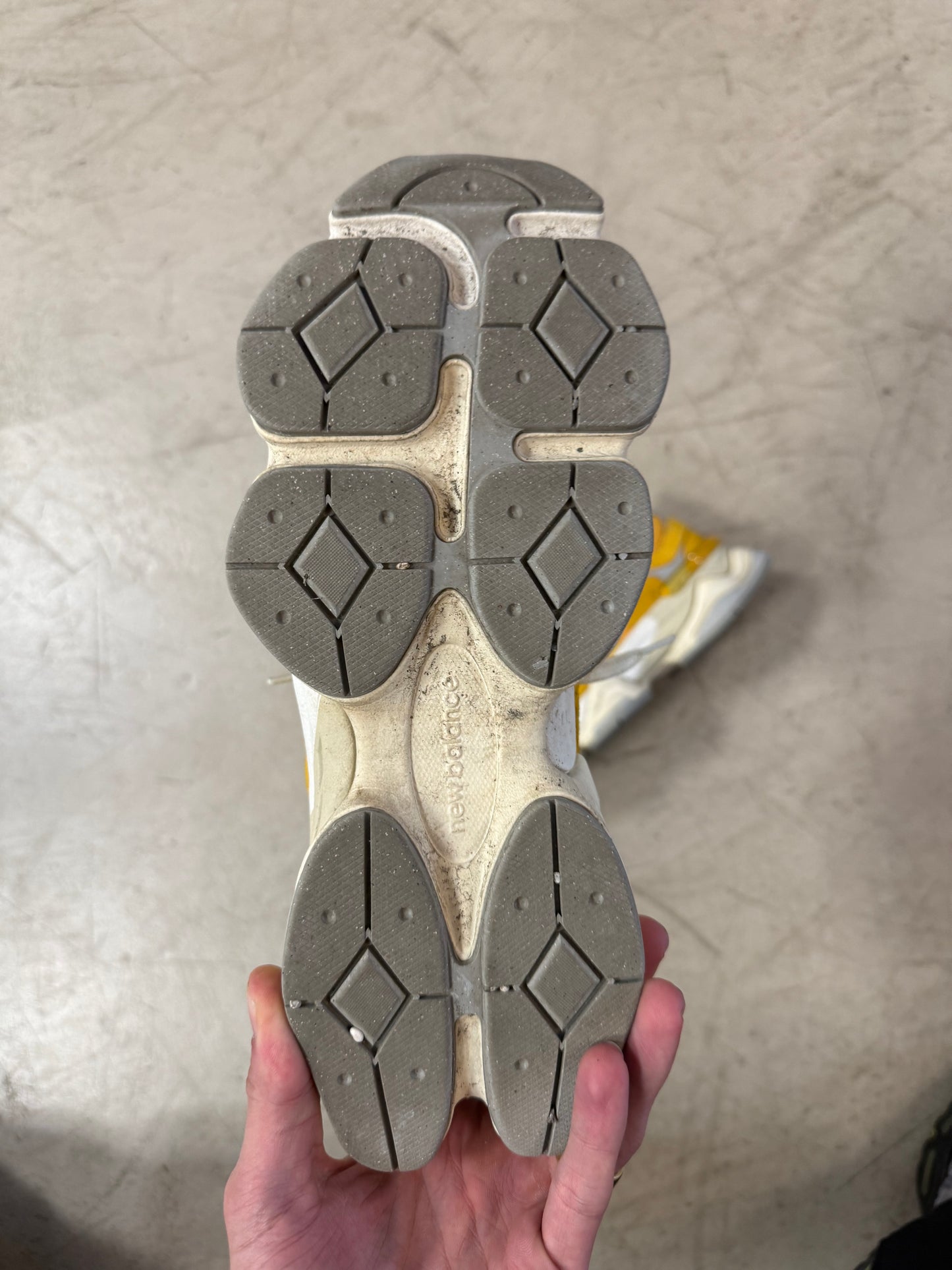 New Balance 9060 Jaune 41,5