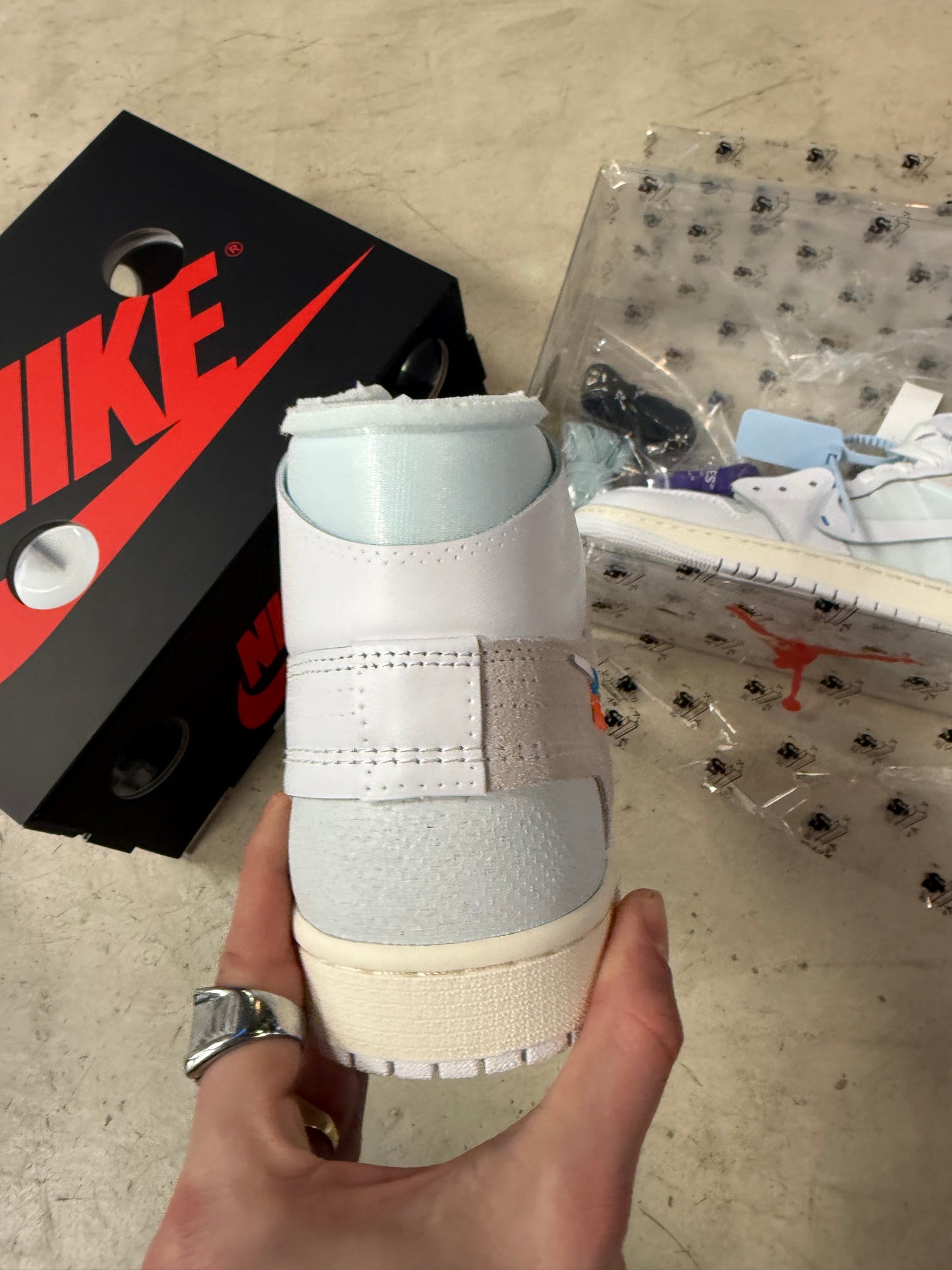 Jordan 1 Off White VAA Alaska