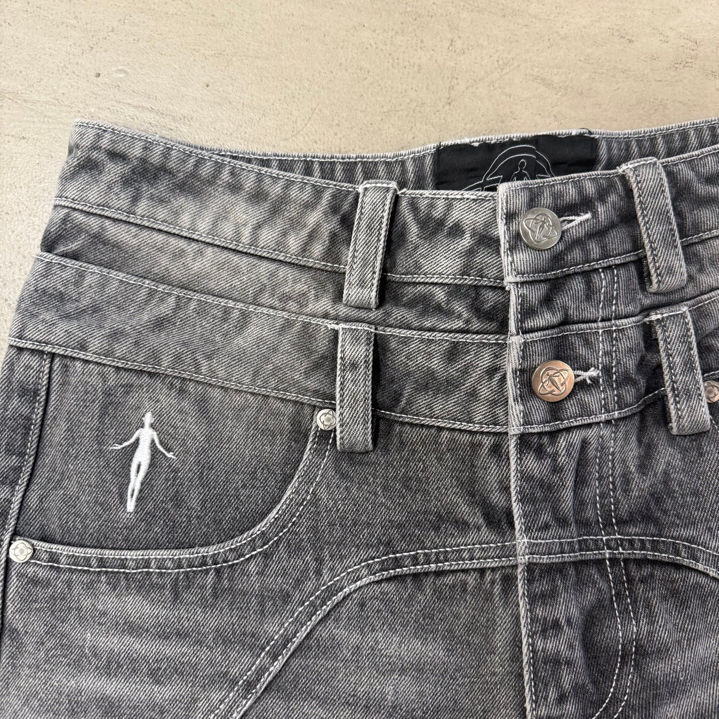 Short Genese Jean Gris