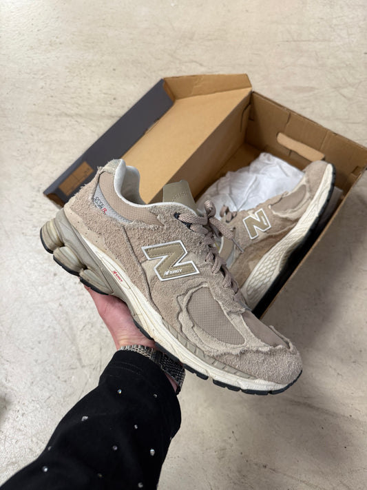 New Balance 2002r Protection Pack Beige 45