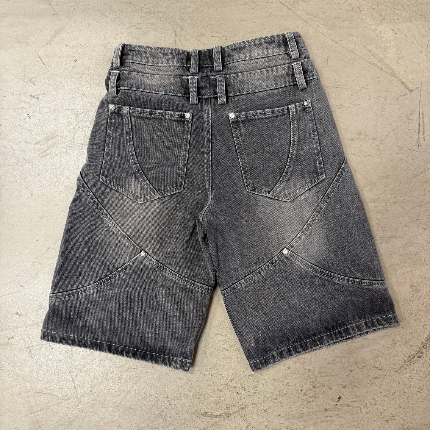 Short Genese Jean Gris