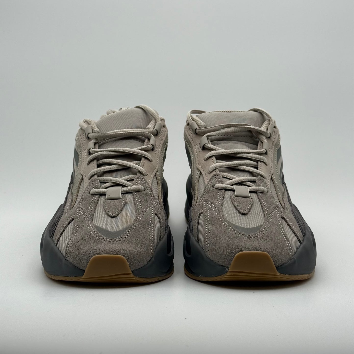 Yeezy 700v2 Tephra 43 1/3
