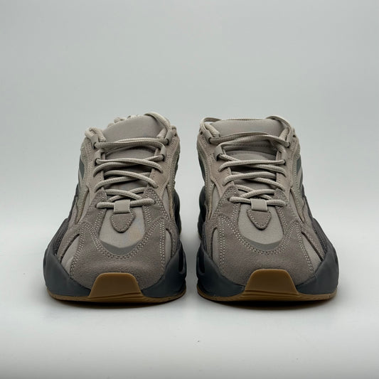 Yeezy 700v2 Tephra 43 1/3