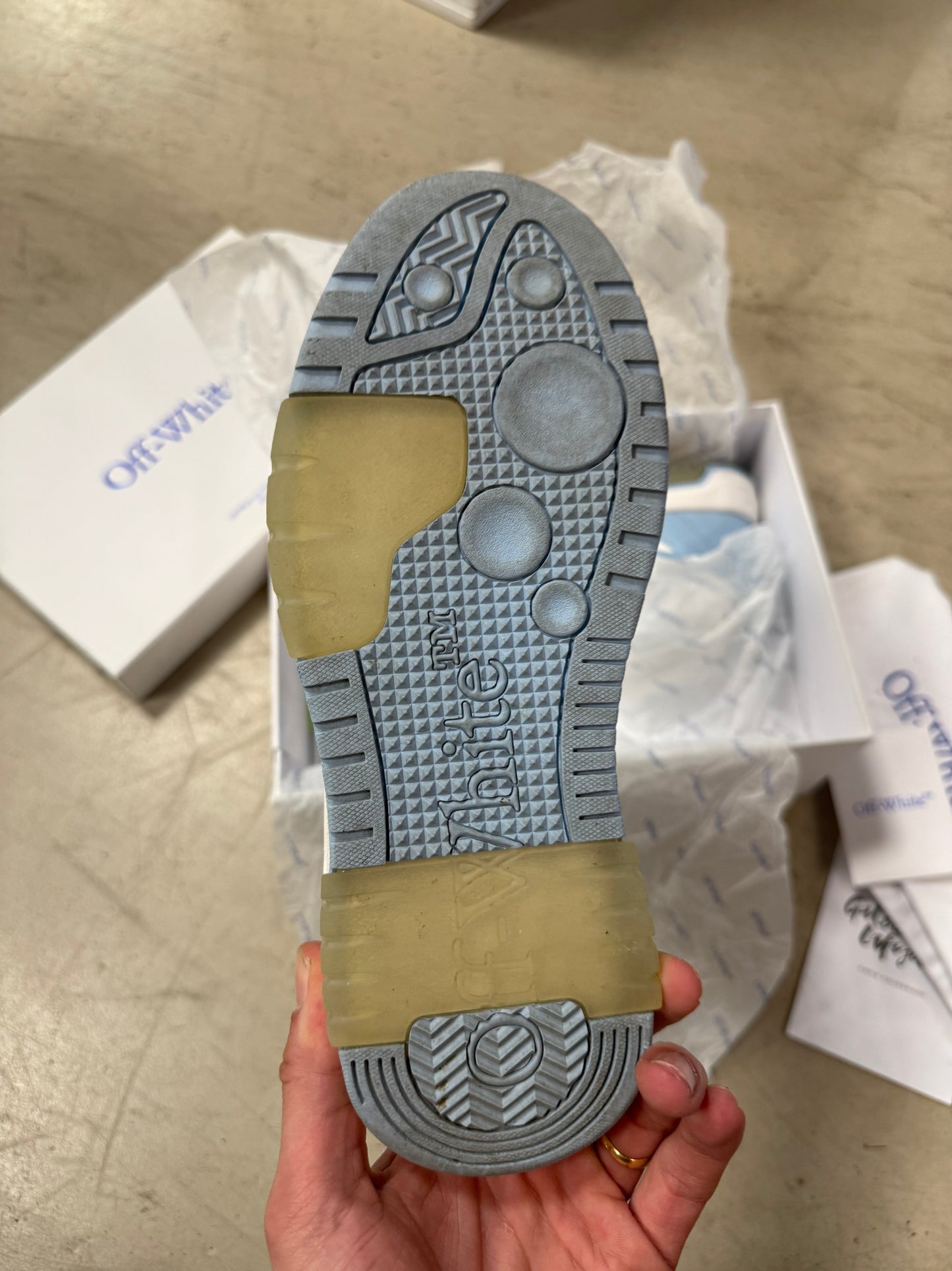 Off White Out Of Office UNC 38