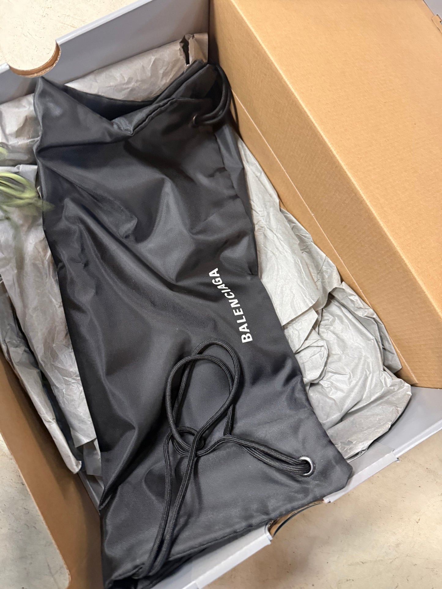 Balenciaga Track High Kaki 43