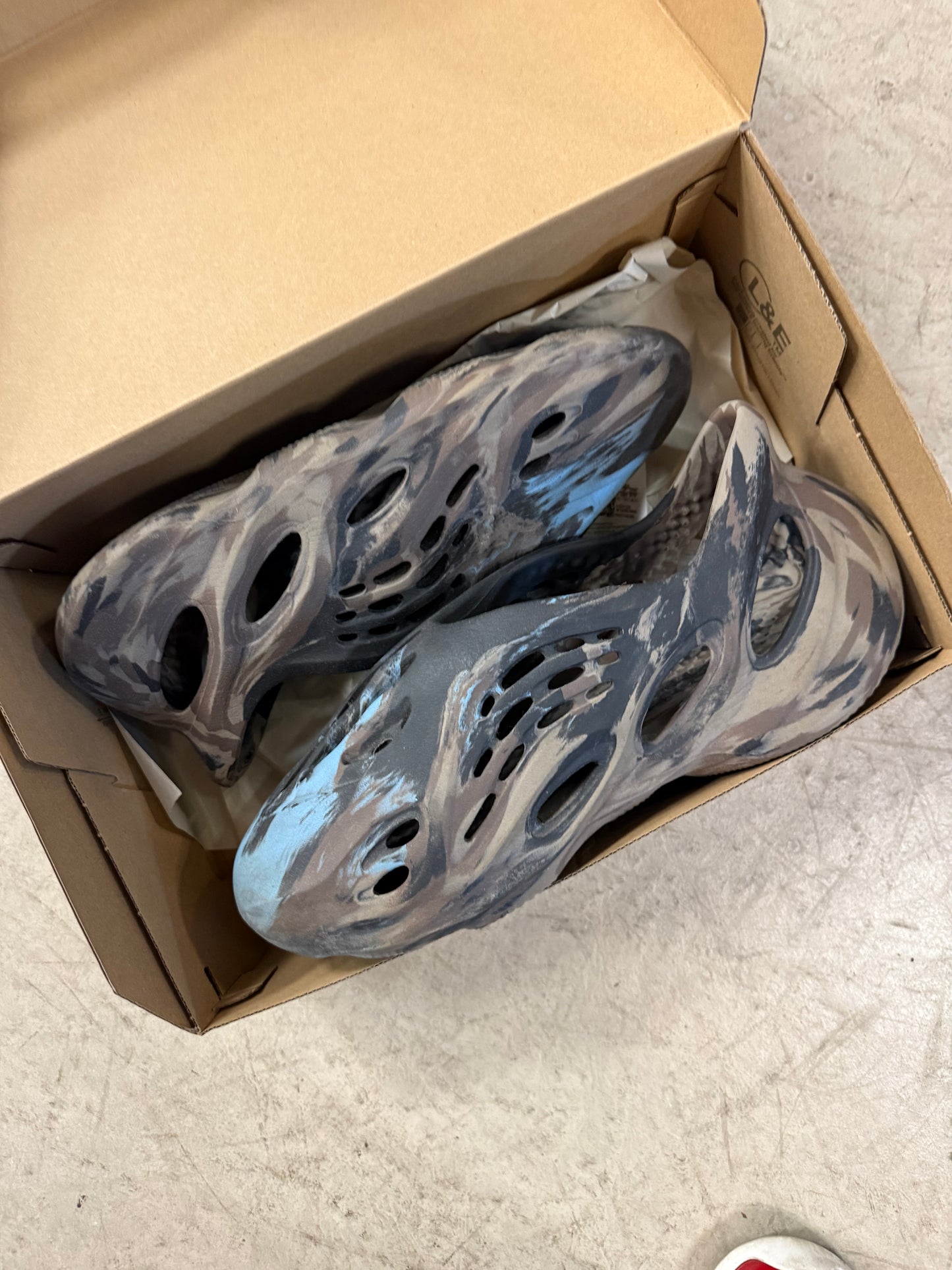 Yeezy Foam Runner MX Cinder 44,5