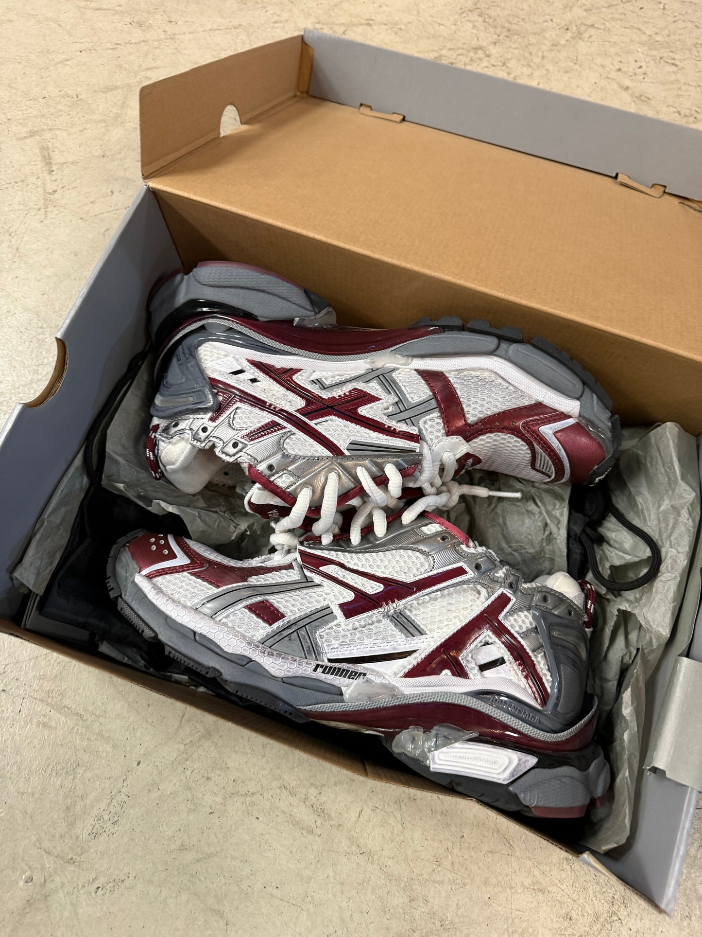 Balenciaga Runner Bordeaux 43