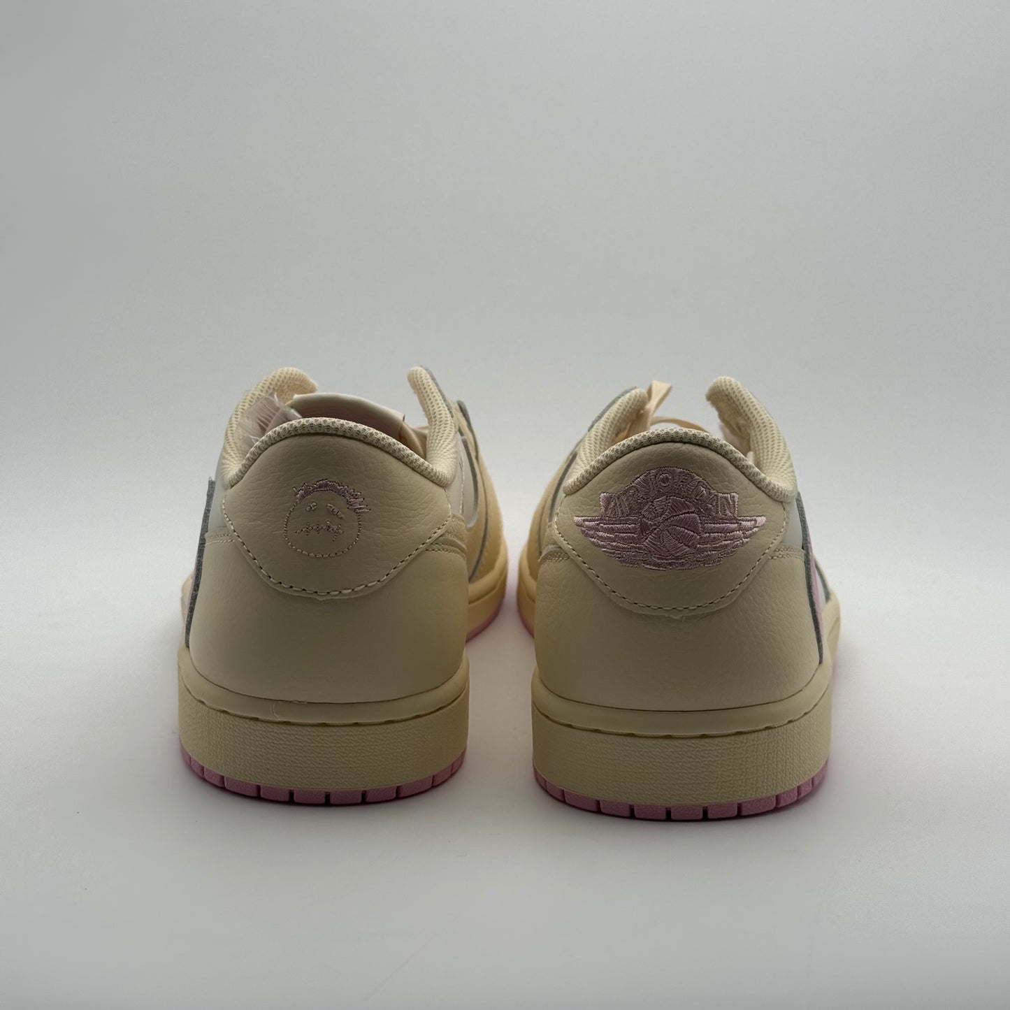 Jordan 1 Low Travis Scott Shy Pink