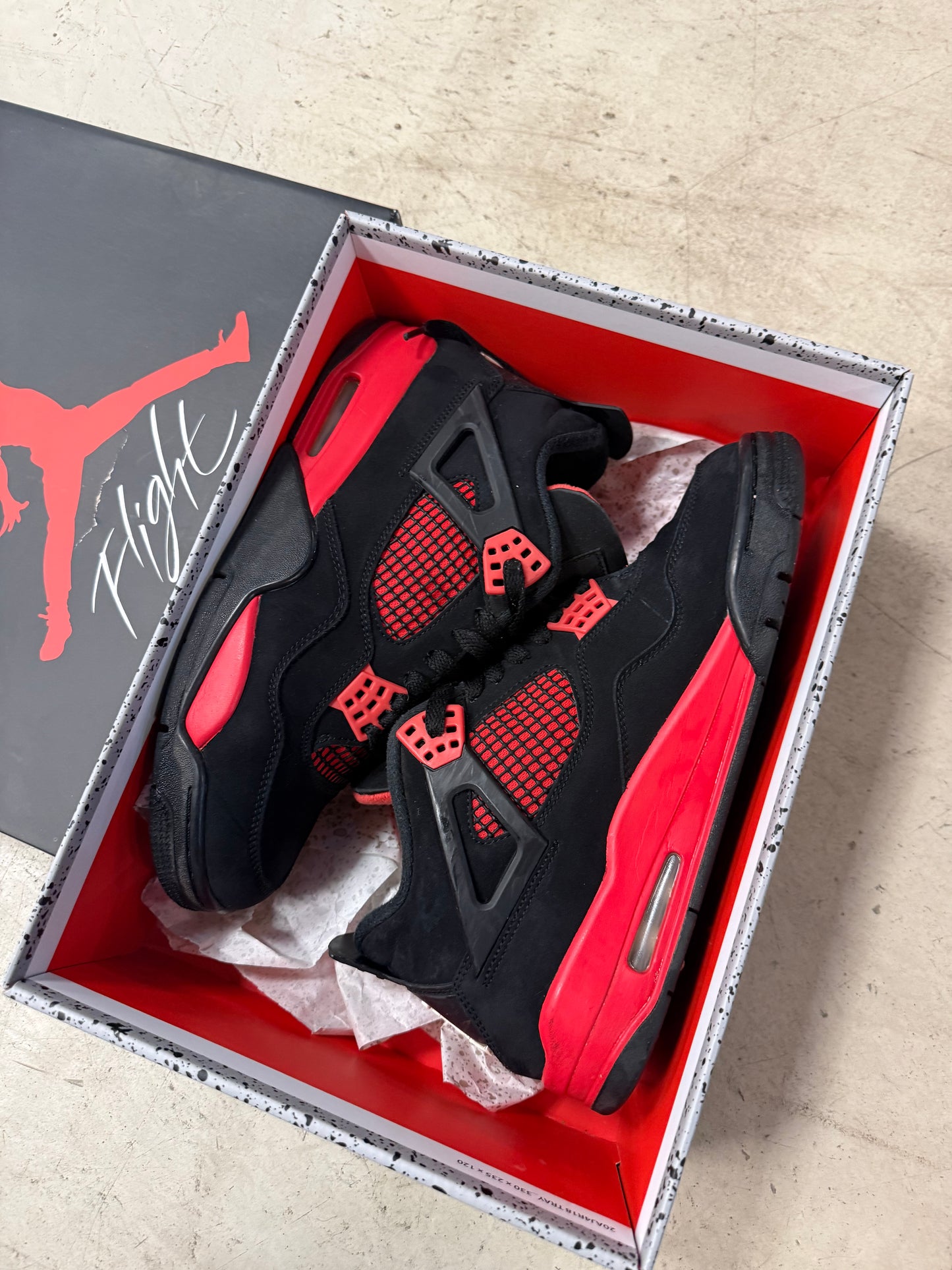 Jordan 4 Red Thunder 42,5