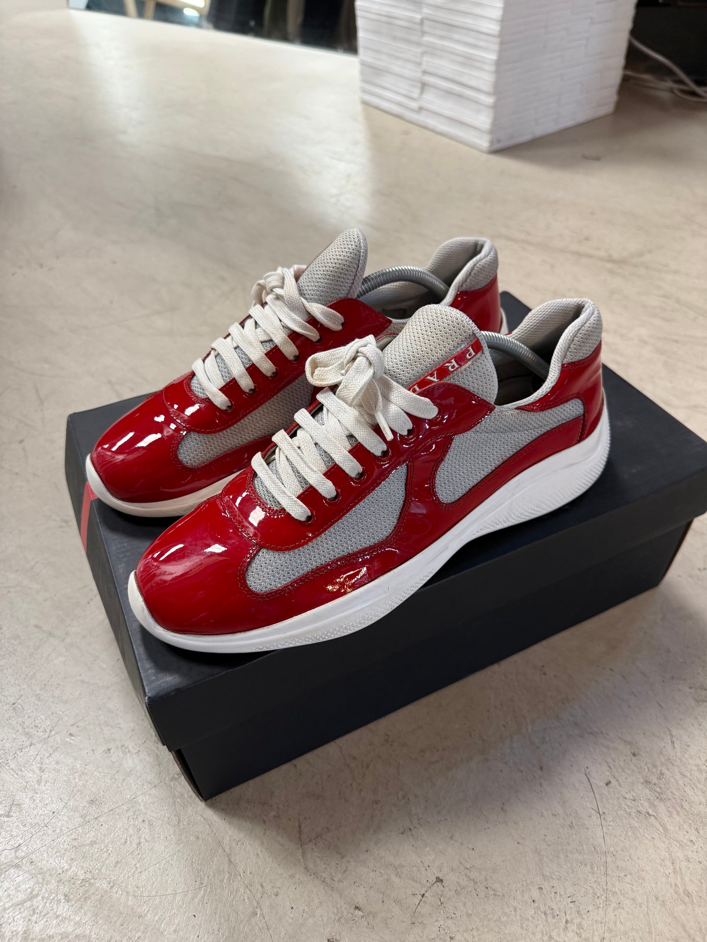 Prada America’s Cup Red 42,5