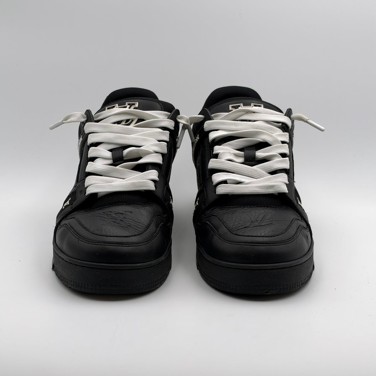 Louis Vuitton Trainer Black 43